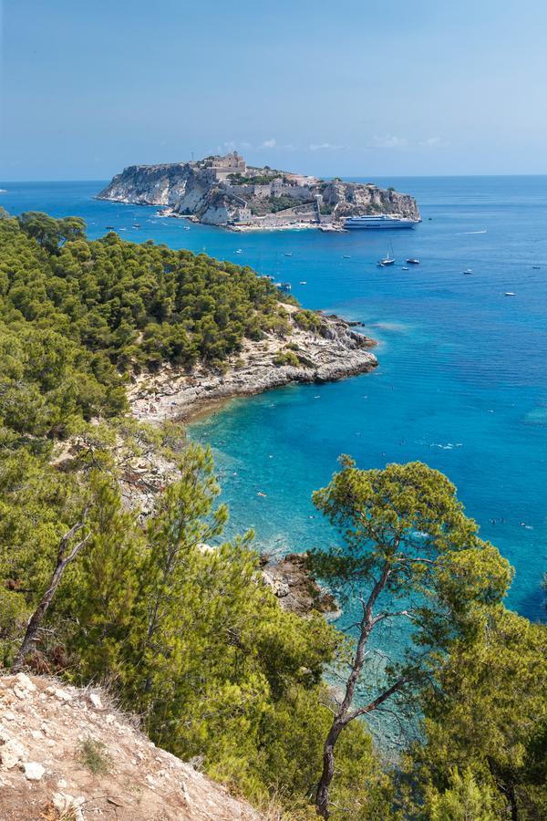 Hotel Touring Club Italiano - Isole Tremiti San Domino Esterno foto