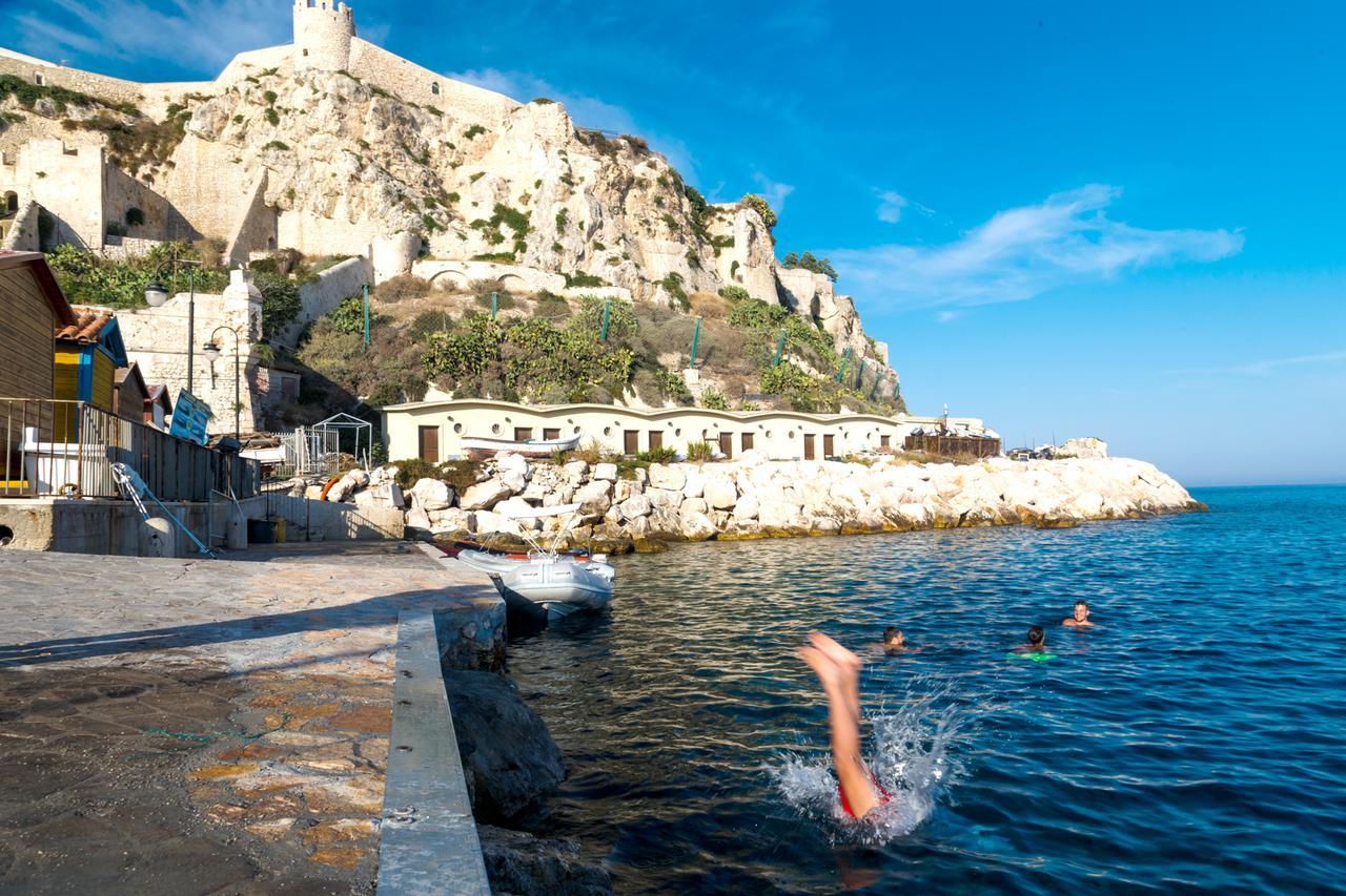 Hotel Touring Club Italiano - Isole Tremiti San Domino Esterno foto