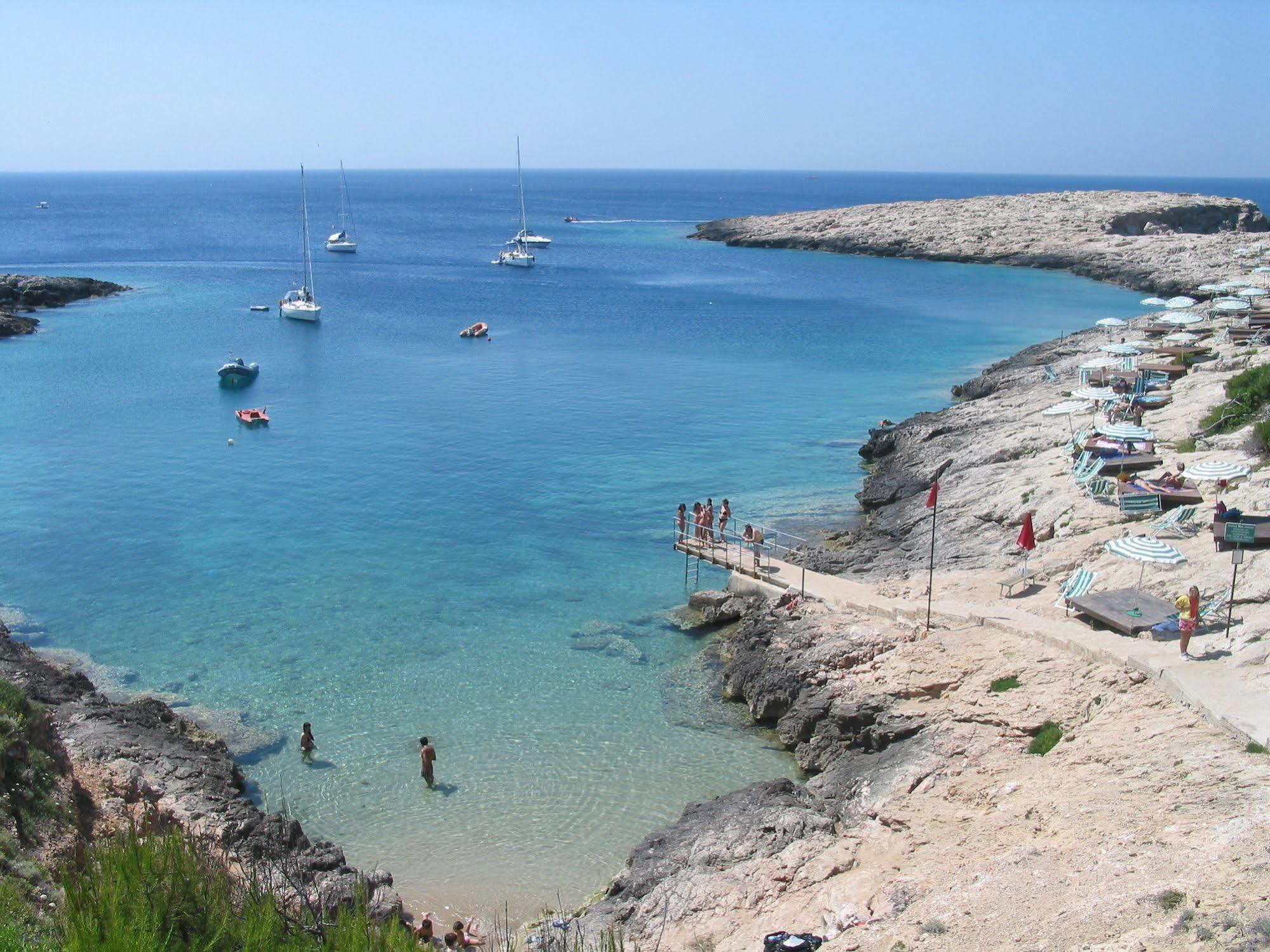 Hotel Touring Club Italiano - Isole Tremiti San Domino Esterno foto